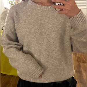 Cream Sweater (size M)